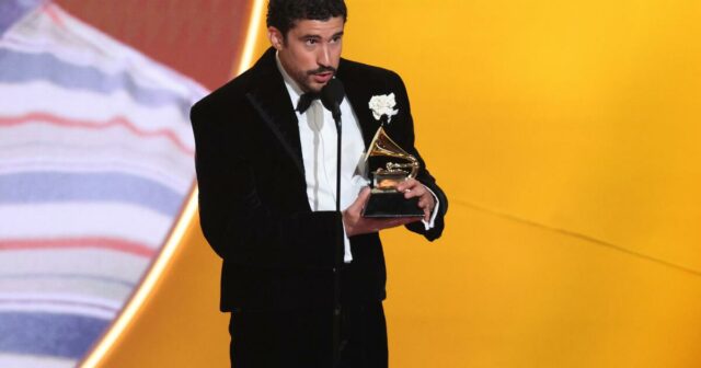 Quando acontecerá o Grammy de 2027 e o que saber sobre a temporada de premiações
