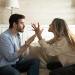 Querida Abby: Meu marido não quer que eu faça parte da família dele, embora sejamos casados