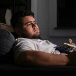 Querida Abby: Quero que meu filho seja saudável, mas ele come compulsivamente para lidar com a depressão