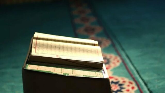 Rahasia Surat Al-Waqiah e Shalat Dhuha: Cerita Nyata Pejuang Hutang yang Lunas
