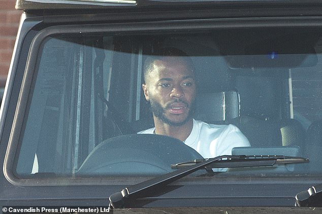 O ex-astro inglês Raheem Sterling foi preso sob suspeita de dirigir drogas