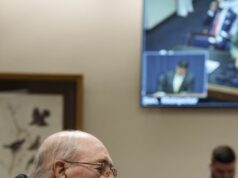 Raiva e confusão enquanto os republicanos da Louisiana agem para apagar o distrito da Câmara dos EUA, de maioria negra Yahoo news home
