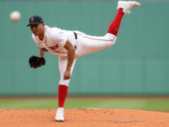 Ranger Suarez sai lesionado enquanto a temporada miserável do Red Sox toma outra reviravolta sombria O arremessador inicial Ranger Suarez #55 lança contra o Houston Astros durante o primeiro inning no Fenway Park.