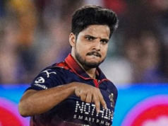 Rasikh Salam tira o primeiro sangue; SRH atinge 116 corridas em 10 saldos contra RCB Rasikh Salam tira o primeiro sangue; SRH atinge 116 corridas em 10 saldos contra RCB