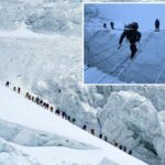 Recorde de 274 alpinistas escalando o Monte Everest em um único dia, à medida que aumentam os temores de superlotação