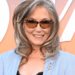 Reinicialização de 'Baywatch' adiciona Mary McDonnell