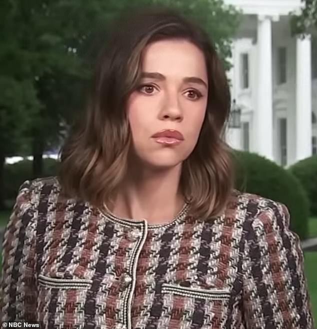 Julie Tsirkin, correspondente da NBC News no Capitólio, estava no ar perto do gramado da Casa Branca quando balas soaram na noite de sábado em Washington DC. Sua reação calma se tornou viral desde então