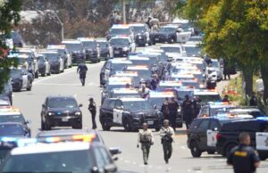 ‘Retórica de ódio’ pertencente a adolescentes armados descobertos quando dois são identificados após abrir fogo na mesquita de San Diego e matar três Cain Clark, 17, e Caleb Vazquez, 18, foram encontrados mortos devido a ferimentos autoinfligidos por arma de fogo após o tiroteio na segunda-feira