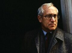 Revelado: A vida suburbana secreta do maior espião da Guerra Fria da Grã-Bretanha Oleg Gordievsky escapou da Rússia para a Finlândia no porta-malas de um carro, antes de viver sua aposentadoria secreta no subúrbio de Surrey, na Inglaterra.