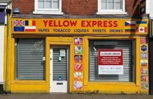 Revelado: Quatro lojas de vapor fecham por semana na Grã-Bretanha por infringir a lei Yellow Express em Braintree, Essex, foi fechada por três meses após vender tabaco ilegal e vaporizadores para crianças