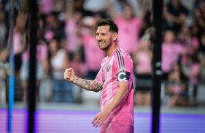 Revelado o enorme salário de Lionel Messi no Inter Miami Inter Miami's Argentine forward #10 Lionel Messi celebrates a goal during a Major League Soccer (MLS) regular season football match between Inter Miami CF and Orlando City SC at NU Stadium in Miami, on May 2, 2026. (Photo by Giorgio Viera / AFP via Getty Images)