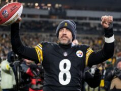 Revelados os incentivos do contrato do Steelers para Aaron Rodgers em 2026 Pittsburgh Steelers QB Aaron Rodgers