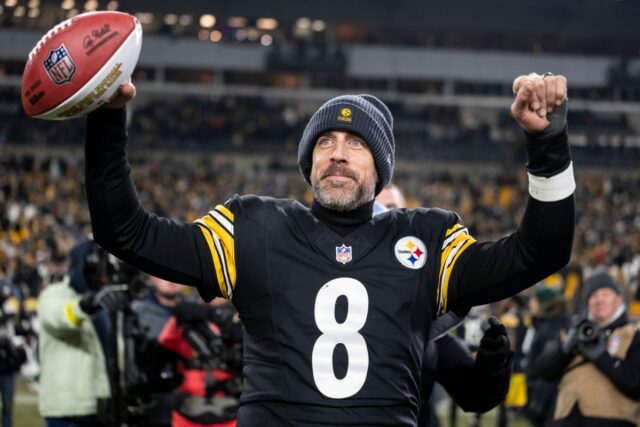 Revelados os incentivos do contrato do Steelers para Aaron Rodgers Pittsburgh Steelers QB Aaron Rodgers