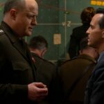 Revisão de 'Pressão': Andrew Scott e Brendan Fraser enfrentam-se frente a frente em uma história absorvente de como o clima venceu a guerra