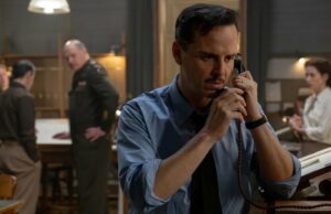 Revisão de pressão: Andrew Scott é discreto e hilário neste drama da Segunda Guerra Mundial Brendan Fraser e Andrew Scott em