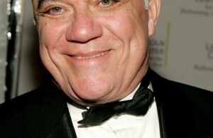 Rex Reed, crítico de cinema contrário que aperfeiçoou a entrevista contundente com celebridades, morre aos 87 anos Rex Reed, crítico de cinema contrário que aperfeiçoou a entrevista contundente com celebridades, morre aos 87 anos