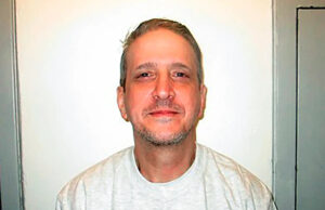 Richard Glossip, de Oklahoma, que quase foi executado três vezes, recebeu fiança enquanto aguardava novo julgamento Richard Glossip, de Oklahoma, que quase foi executado três vezes, recebeu fiança enquanto aguardava novo julgamento