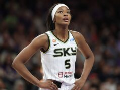 Rickea Jackson recebe atualização sobre lesões infelizes no Chicago Sky Chicago Sky star Rickea Jackson against Phoenix Mercury