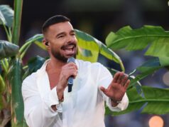 Ricky Martin está seguro após ‘gás lacrimogêneo’ – ou talvez spray de pimenta? — interrompe seu show em Montenegro Ricky Martin está seguro após 'gás lacrimogêneo' - ou talvez spray de pimenta? — interrompe seu show em Montenegro