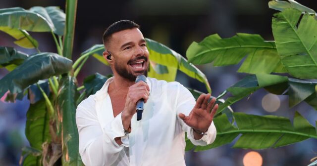 Ricky Martin está seguro após 'gás lacrimogêneo' - ou talvez Ricky Martin está seguro após 'gás lacrimogêneo' - ou talvez spray de pimenta? — interrompe seu show em Montenegro