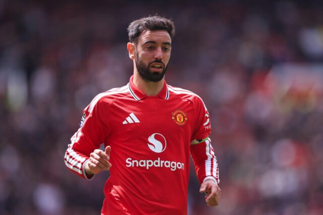 Rio Ferdinand argumenta que Bruno Fernandes enfrenta uma 'grande diferença' em relação ao que duas lendas da Premier League vivenciaram
