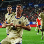 O prolífico artilheiro Robert Lewandowski deixará o Barcelona no final da temporada, informou o clube espanhol no sábado.
