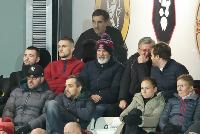 Roy Keane e Gary Neville discordam sobre o jogador mais subestimado da história da Premier League
