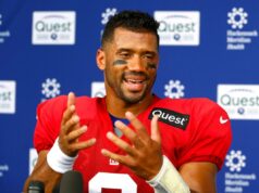 Russell Wilson contempla a aposentadoria enquanto está em discussões ‘profundas’ para um emprego na TV O quarterback do New York Giants, Russell Wilson, responde às perguntas dos repórteres após o treino de futebol, quarta-feira, 24 de setembro de 2025, em East Rutherford, NJ