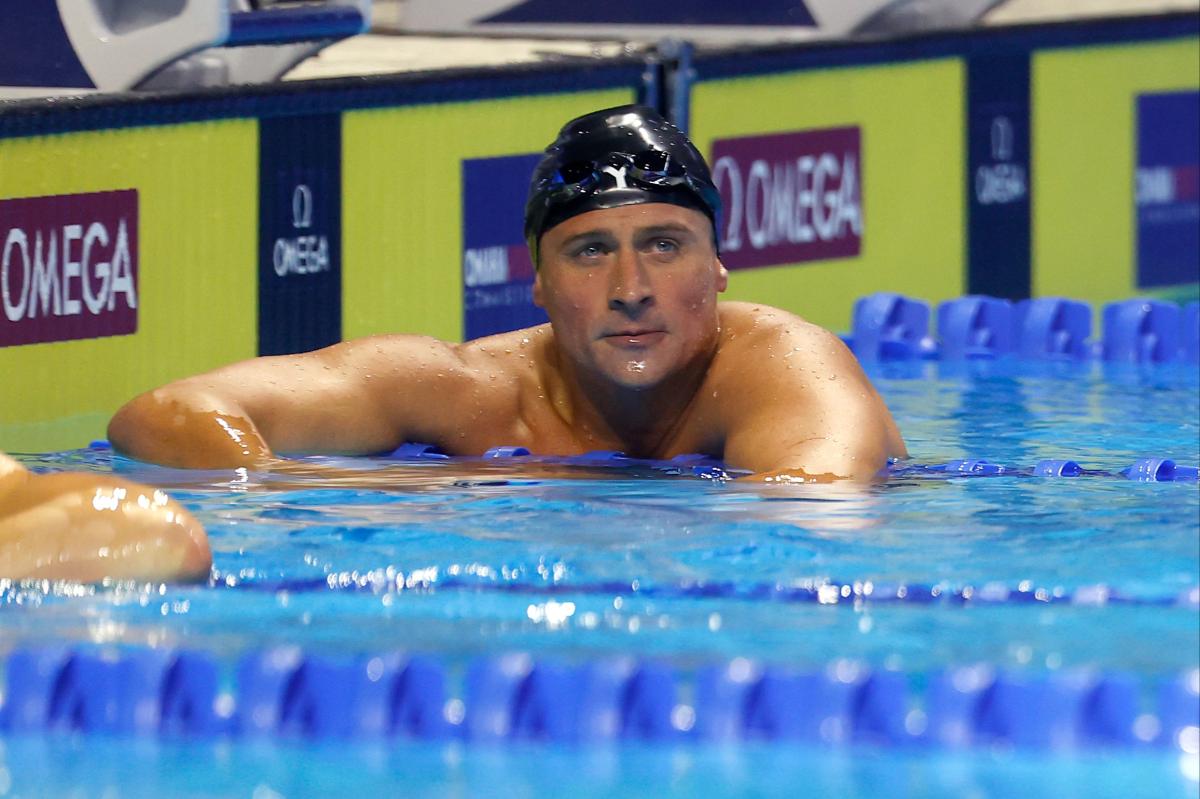 Ryan Lochte, dos Estados Unidos, reage após competir na final dos 200m medley individual masculino durante o sexto dia das seletivas de natação da equipe olímpica dos EUA de 2021