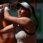 A campeã do Aberto da Austrália, Elena Rybakina, sofreu uma surpreendente eliminação precoce na segunda rodada do Aberto da França, na quarta-feira, pelas mãos da ucraniana Yuliia Starodubtseva.