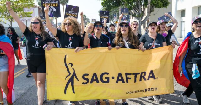 SAG-AFTRA chega a um acordo provisório com os estúdios
