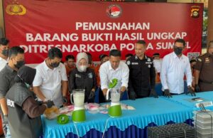 Sabu dan Ekstasi Senilai Rp 2.8 Miliar Dimusnahkan Pakai Liquidificador Sabu dan Ekstasi Senilai Rp 2.8 Miliar Dimusnahkan Pakai Liquidificador