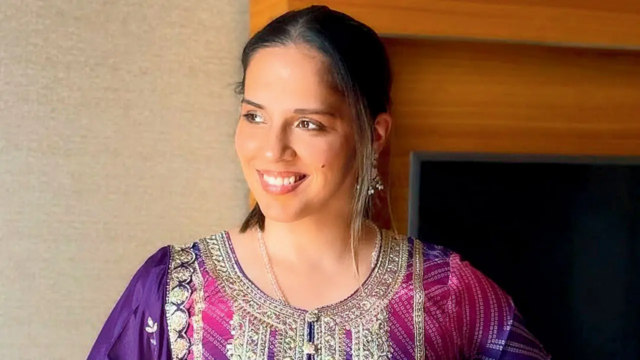 Saina Nehwal surpreende com look roxo e rosa
