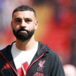 Salah está pronto para uma participação especial contra o Aston Villa, diz Slot, técnico do Liverpool