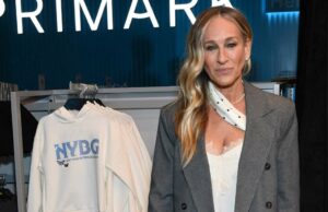 Sarah Jessica Parker provou que uma camisola Lacey é um MVP do armário Jessica Alba na celebração ELLE Women in Hollywood 2025, realizada no Four Seasons Beverly Hills em 17 de novembro de 2025 em Los Angeles, Califórnia. (Foto de Gilbert Flores/Variety via Getty Images)