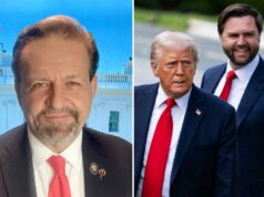 Sebastian Gorka revela no ‘Pod Force One’ que Trump deixou instruções de sucessão para Vance caso ele fosse assassinado Sebastian Gorka revela no 'Pod Force One' que Trump deixou instruções de sucessão para Vance caso ele fosse assassinado