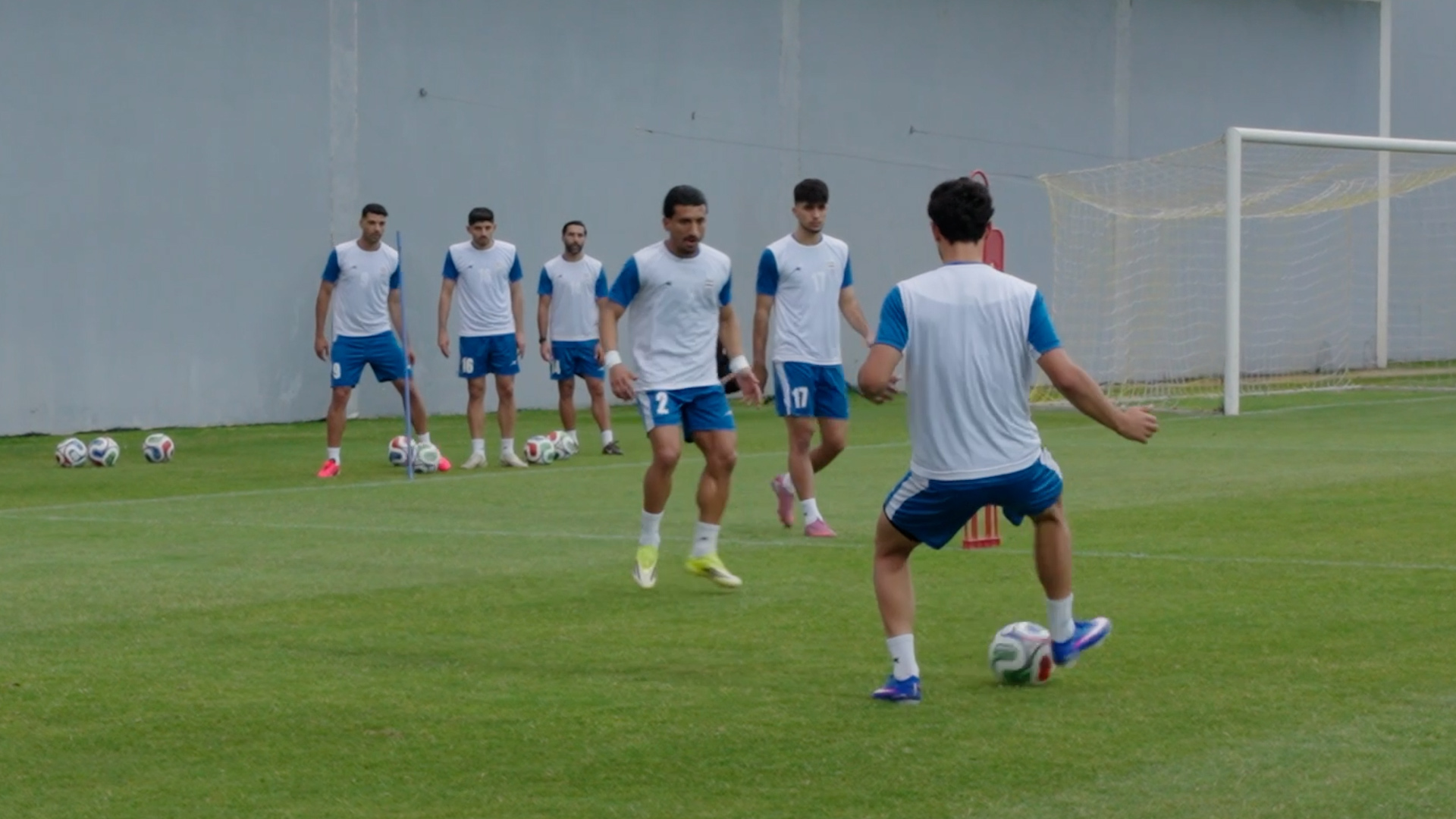 Seleção iraniana treina em meio à incerteza da Copa do Mundo