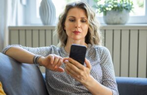 Sempre em movimento? Experimente o truque para compras no mesmo dia que mulheres ocupadas juram Mulher, Protetor Solar, Pele, Praia, Dia ensolarado