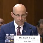 Senado dos EUA confirma oficial naval veterano Frank Garcia como principal enviado para África