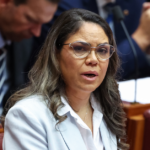 Senador pede revisão da proteção infantil após trágica morte de sobrinha