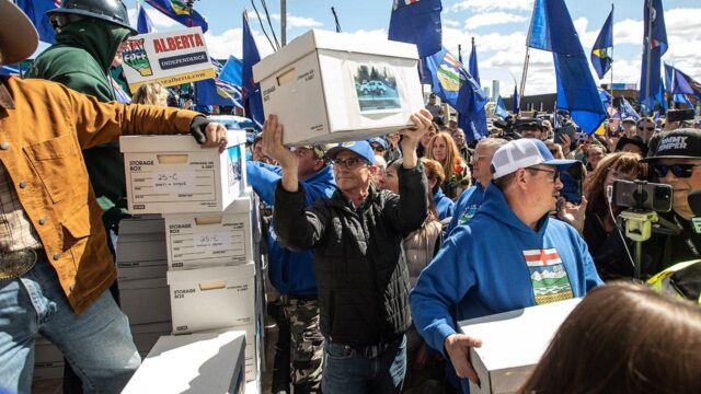 Separatistas de Alberta dizem ter assinaturas suficientes para um referendo sobre a saída do Canadá
