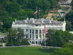Serviço Secreto diz que oficial envolvido em tiroteio perto da Casa Branca – enquanto Trump realiza evento de negócios lá dentro Casa Branca
