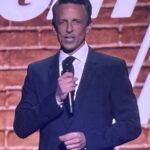 Seth Meyers cutuca a CBS sobre upfronts, um termo que ele diz 'descreve como eles pagaram a Trump para desistir do processo'