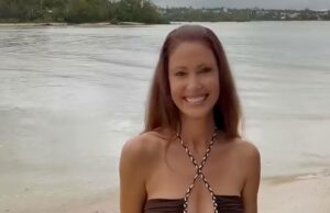 Shannon Elizabeth, 52, posa em um maiô profundo em meio ao empreendimento OnlyFans Elizabeth Hurley surpreende em biquíni e compartilha fotos de banho fumegante