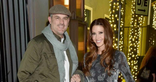 Shannon Elizabeth finaliza o divórcio de Simon Borchert em meio à ascensão de OnlyFans
