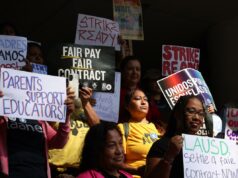 Sindicato de professores de Los Angeles tenta, mas não consegue defender professores acusados de abuso Sindicato de professores de Los Angeles tenta, mas não consegue defender professores acusados de abuso