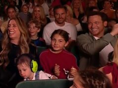 Stacey Solomon e seu marido Joe Swash se uniram para a semifinal ao vivo do Britain’s Got Talent em meio a dúvidas sobre seu casamento Stacey Solomon e seu marido Joe Swash mostraram-se unidos enquanto se sentavam com seus filhos na audiência da semifinal do Britain's Got Talent no sábado.