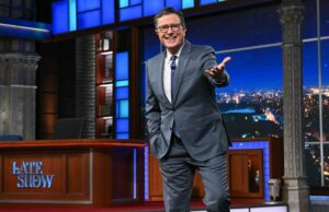 Stephen Colbert assina ‘The Late Show’ no último episódio desta noite Stephen Colbert assina 'The Late Show' no último episódio desta noite