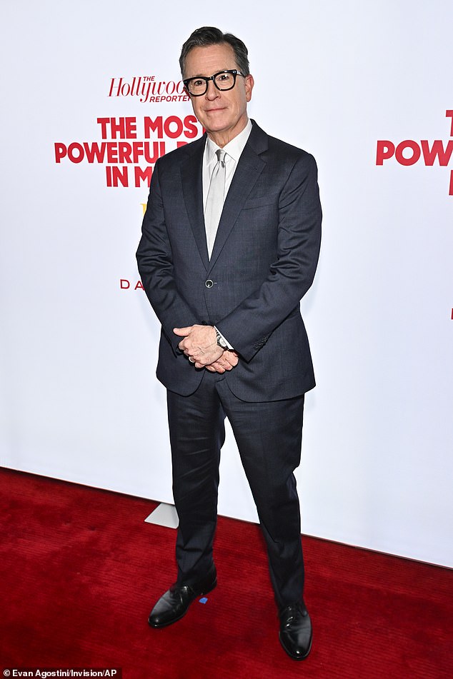 Stephen Colbert nomeia a supermodelo da Vogue que queria fazer Stephen Colbert compartilhou esta semana que havia uma supermodelo que queria fazer sexo com ele. Visto em 7 de maio em Nova York