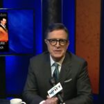 Stephen Colbert retorna à TV no acesso público de Michigan, um dia após o cancelamento do 'Late Show'